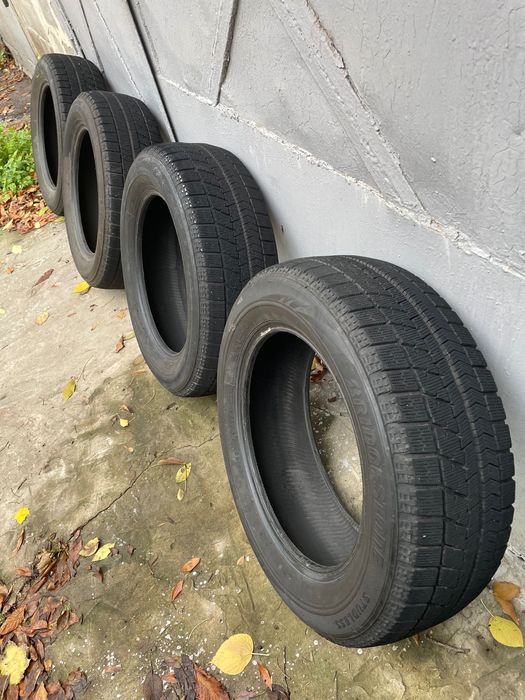 Продам резину (шини) зимова Bridgestone Blizzak VRX 205/60/16 92S