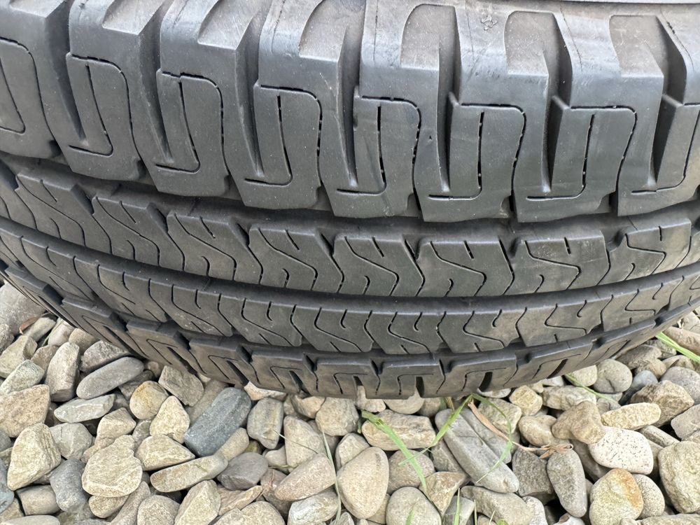 4 шини 215/70R15C. Michelin