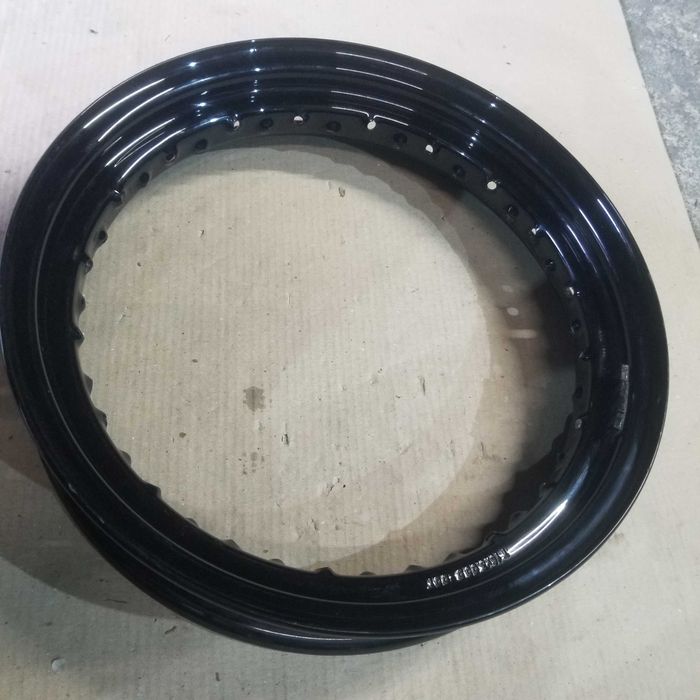 обод стріт боб 2019 r16   детали  Harley Davidson