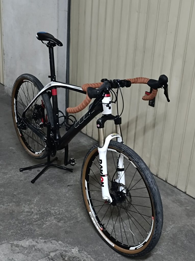 CUBE Elite, carbono