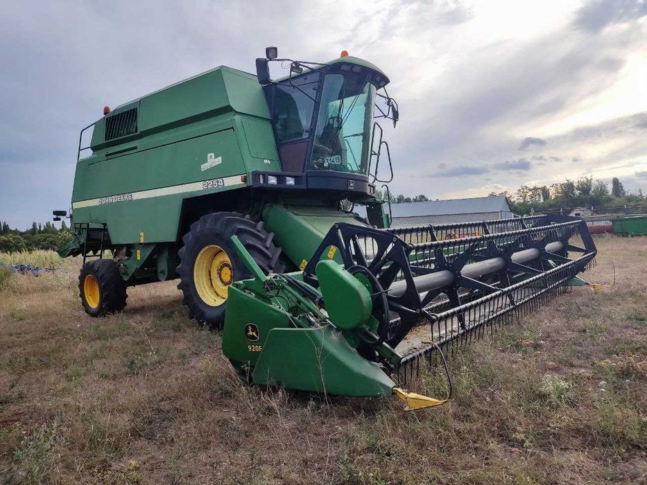 Комбайн John Deere 2254 HillMaster з жаткою Flex 920