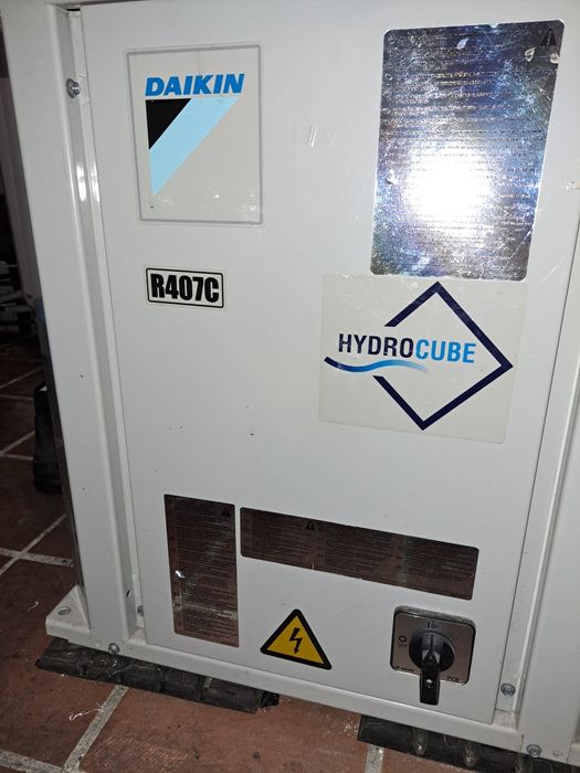 Bomba calor Daikin 13 kw água/água