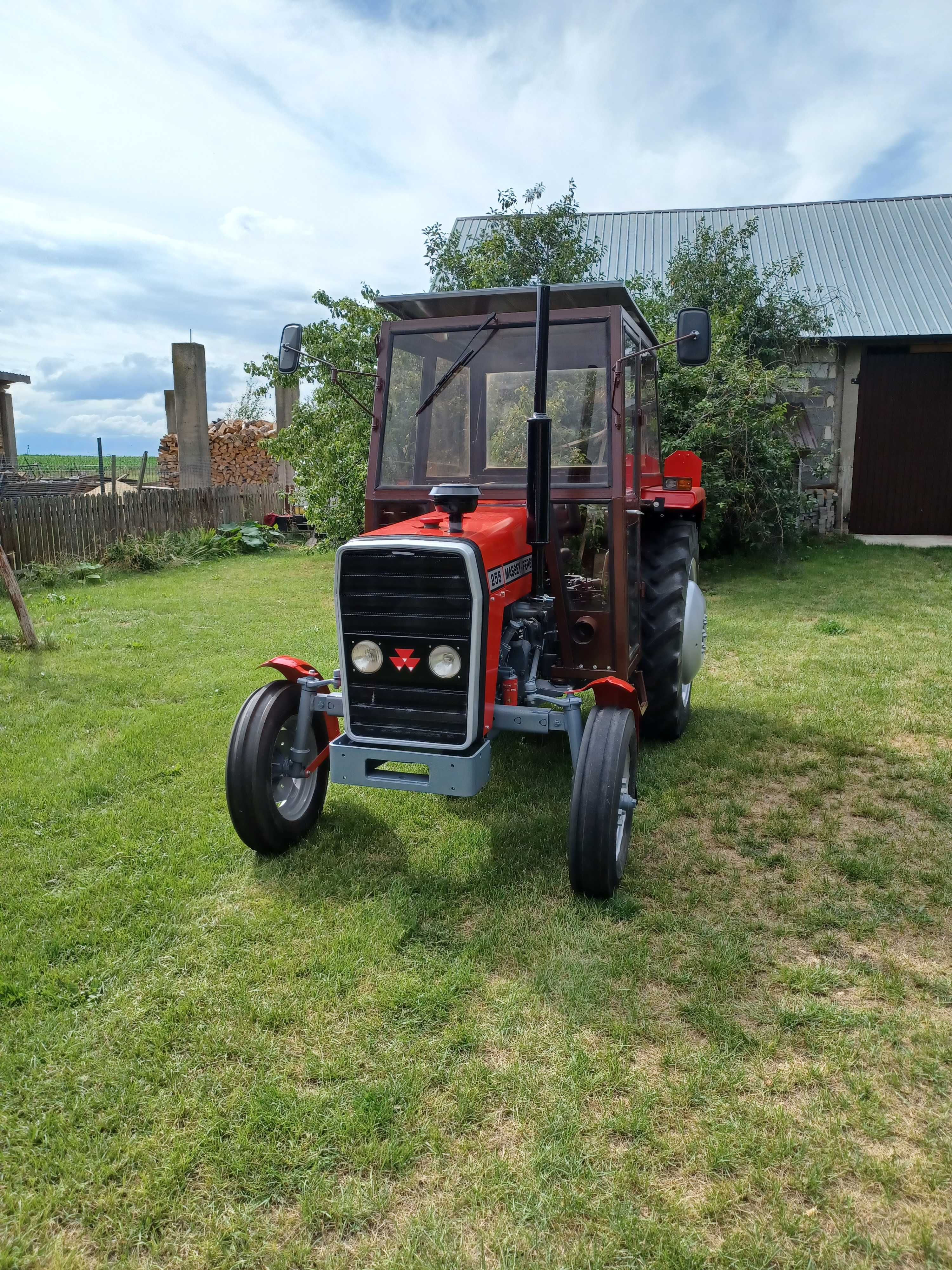 Massey Ferguson 255
