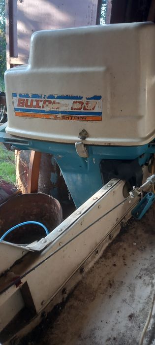 Лодка "Прогрес 4" з мотором Віхрь 30 та пристроями для транспортування