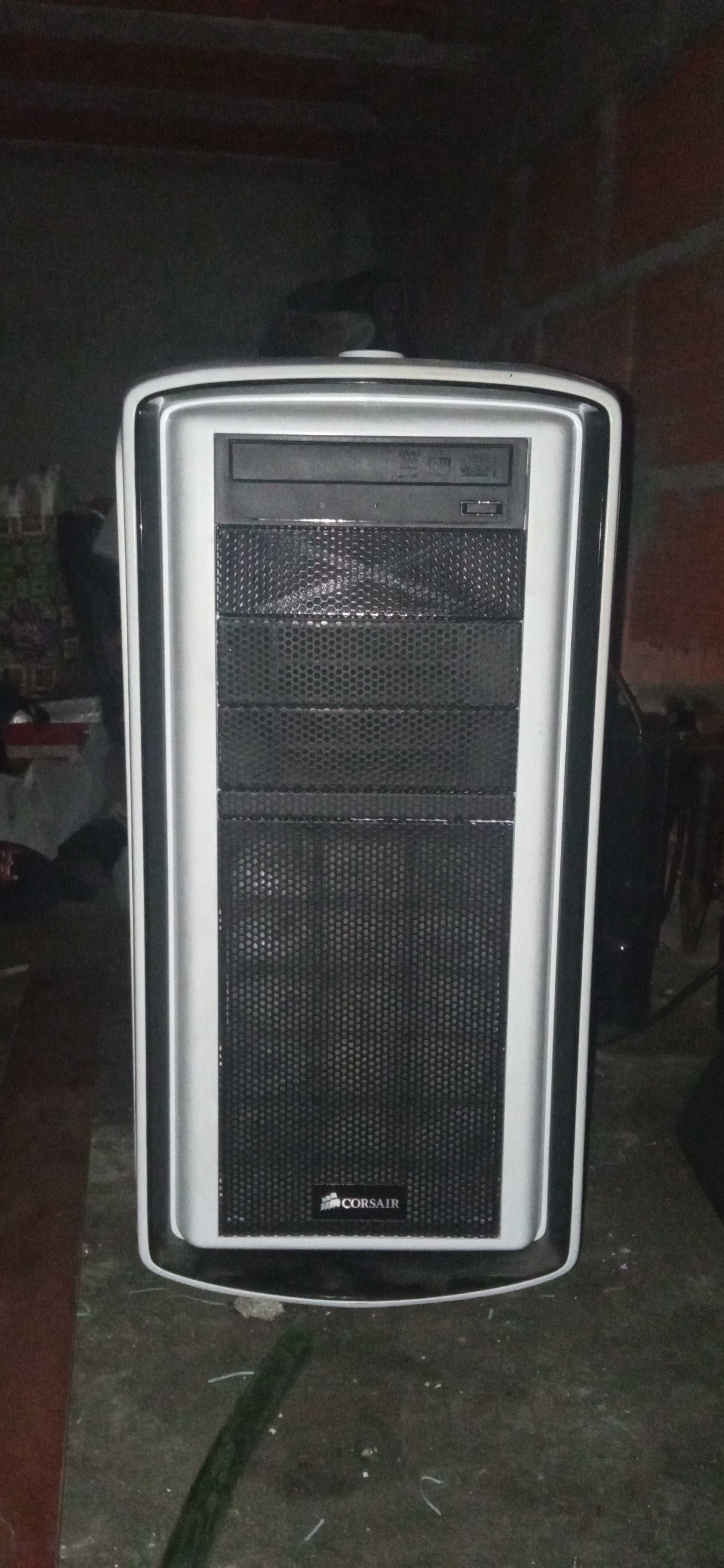 CORSAIR Caixa / Gabinete Graphite Series™ 600T Special edit c/acrilico