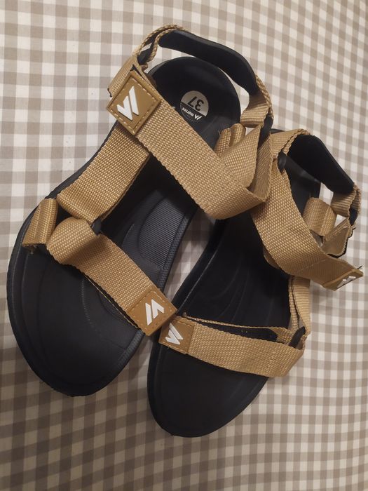 Sandały Martes r. 37 nowe