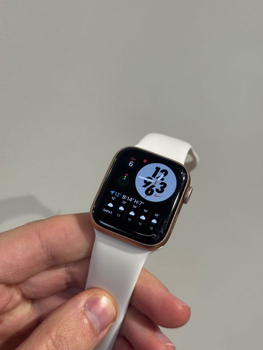 Apple Watch SE 40mm Gold