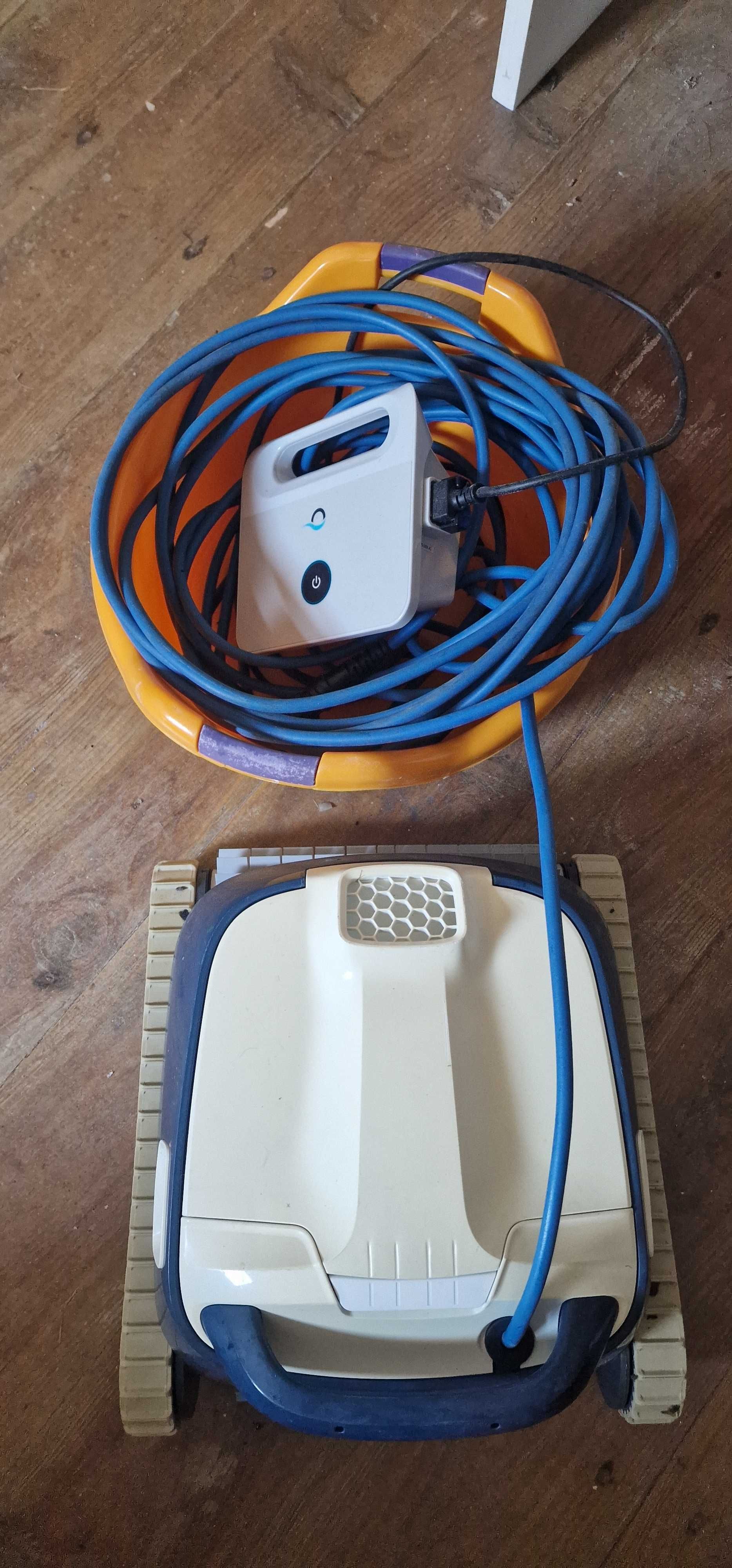 Robot limpeza piscinas