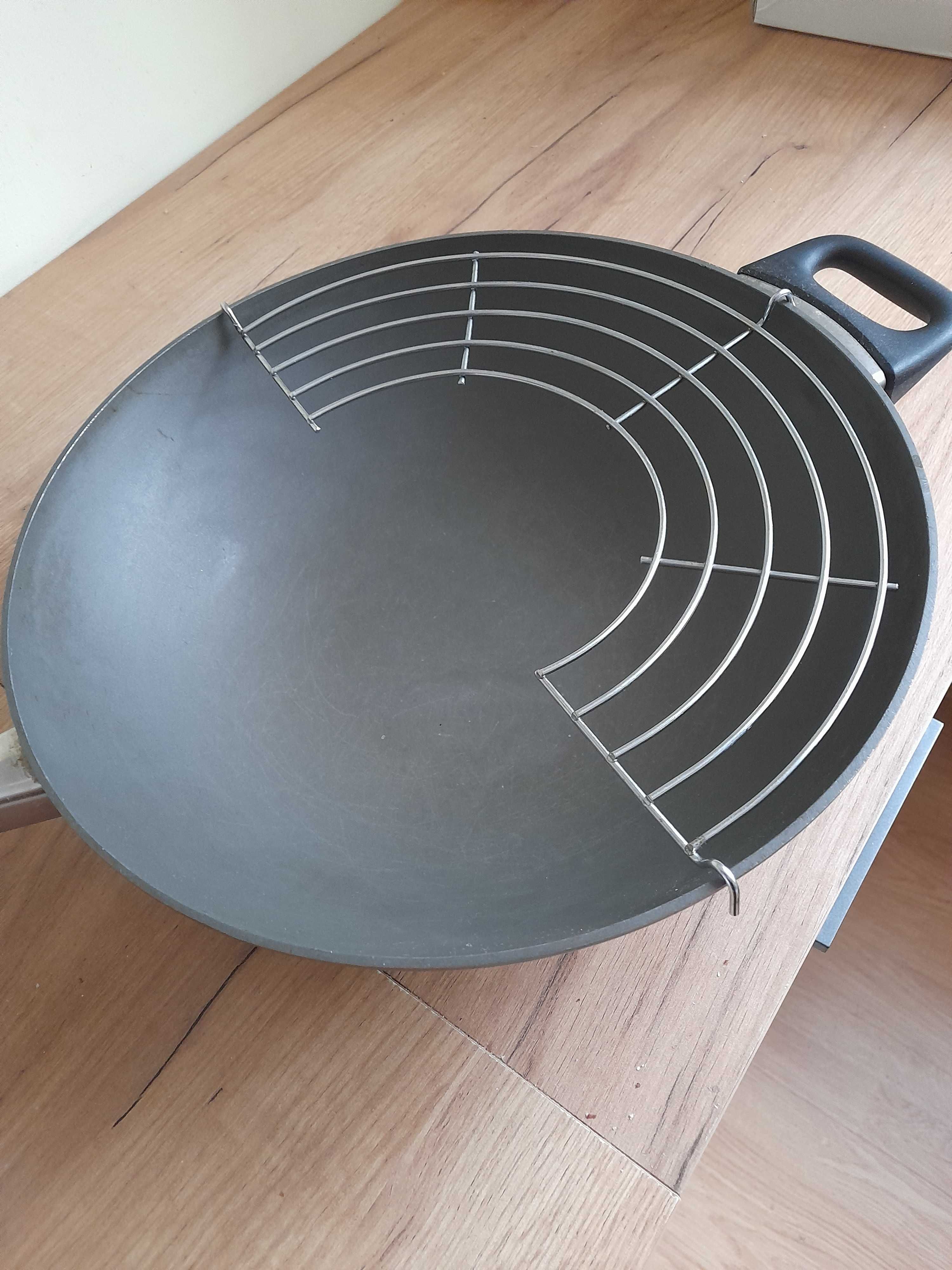 Patelnia Wok tytanowa