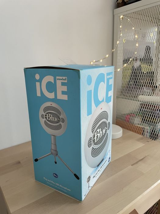 Blue Snowball Microphone, White, Like New64409131416321124