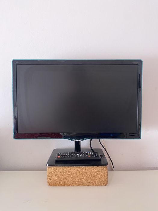 Monitor Samsung T22D390 c/comando