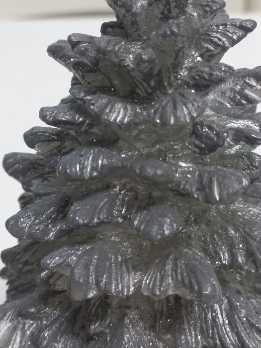 Vela em forma de Pinheiro. Brilhante.,com 17cm. Altura