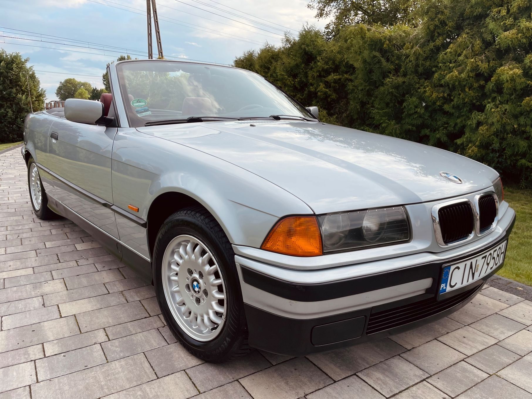 BMW Seria 3 BMW E36 od Kultowe Bryki ! Nowy Dach ! Indiviudal ! Dla wymagających !