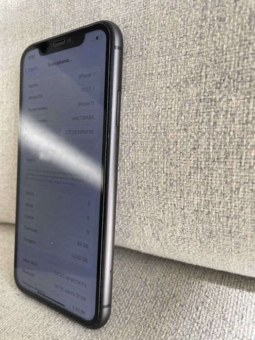 Iphone 11 64gb czarny Stan bdb szkło ochronne