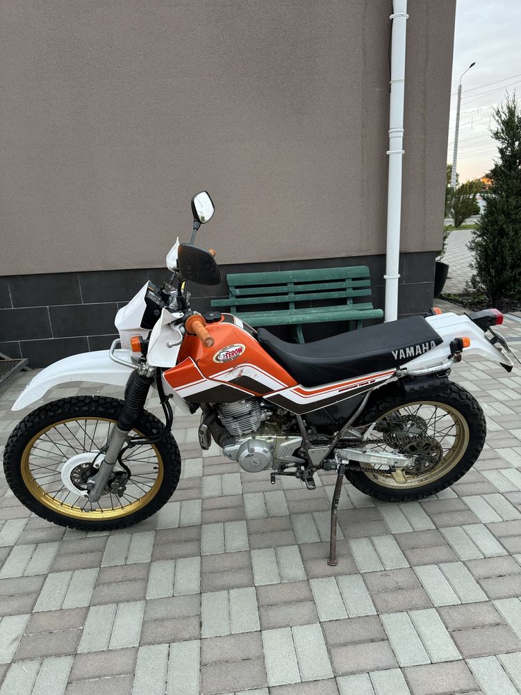 Yamaha serrow 225