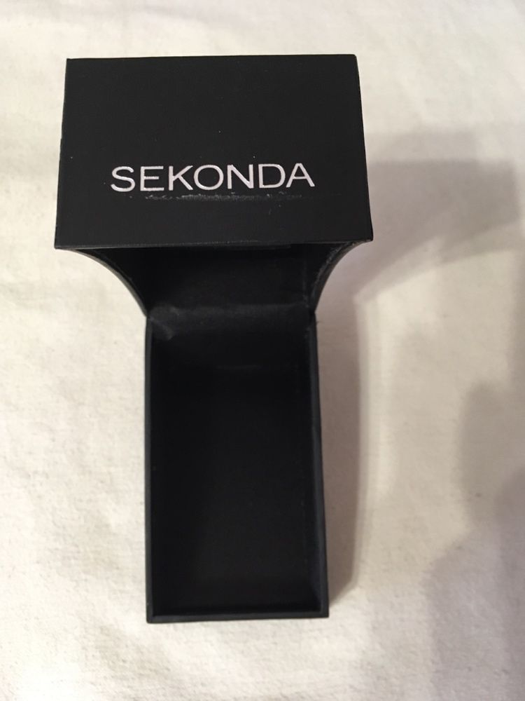 Коробочка для часов sekonda