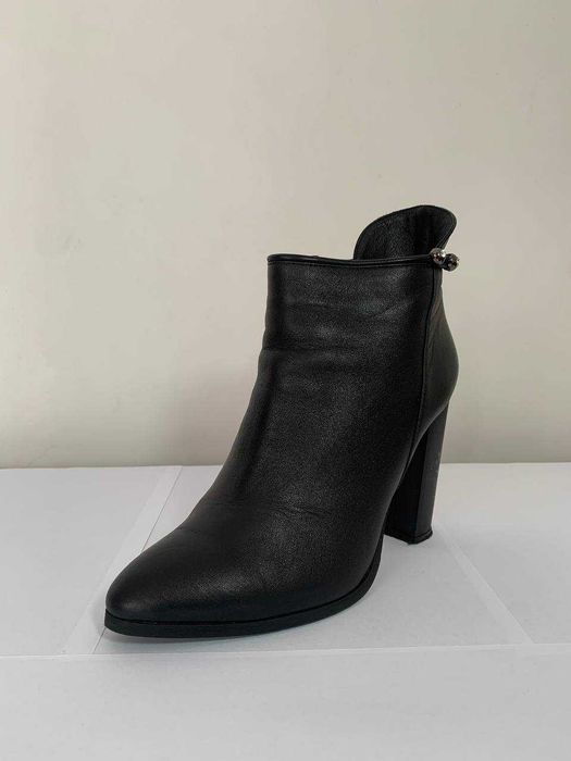 Женские ботинки, черные