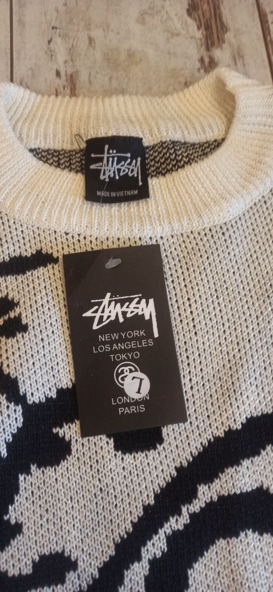 Свитер .  Stussy