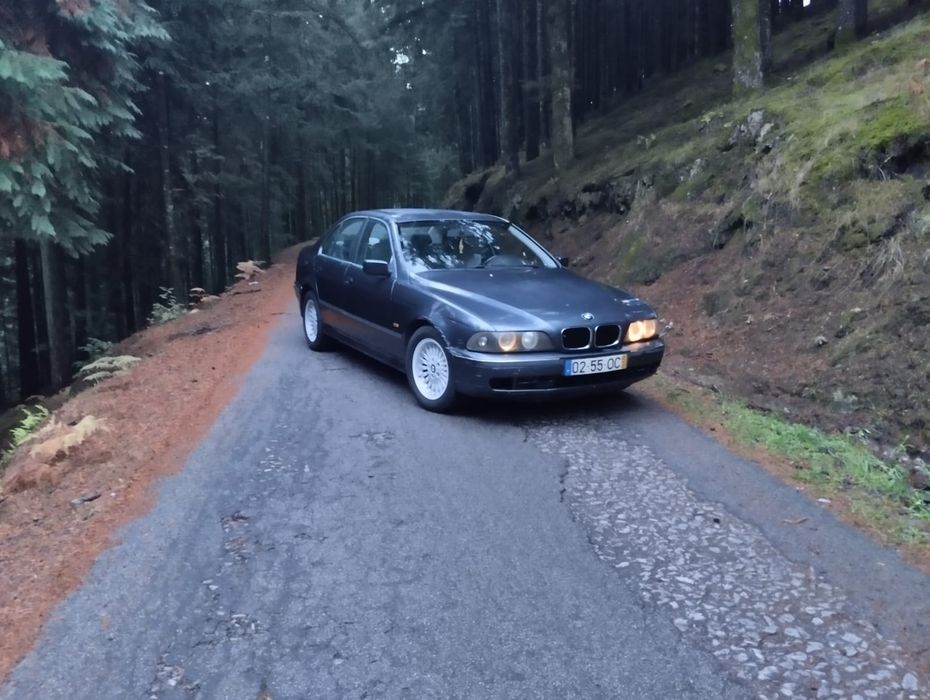 BMW e39 525tds     .