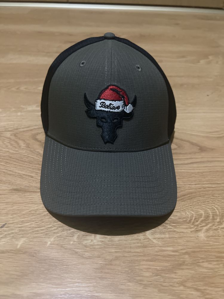 Кепка under armour