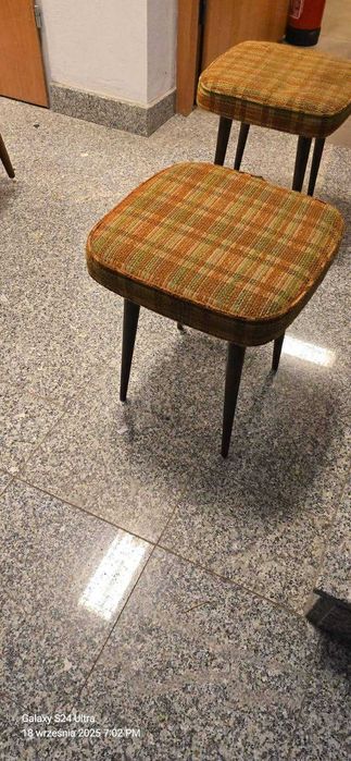 Taborety tapicerowane PRL