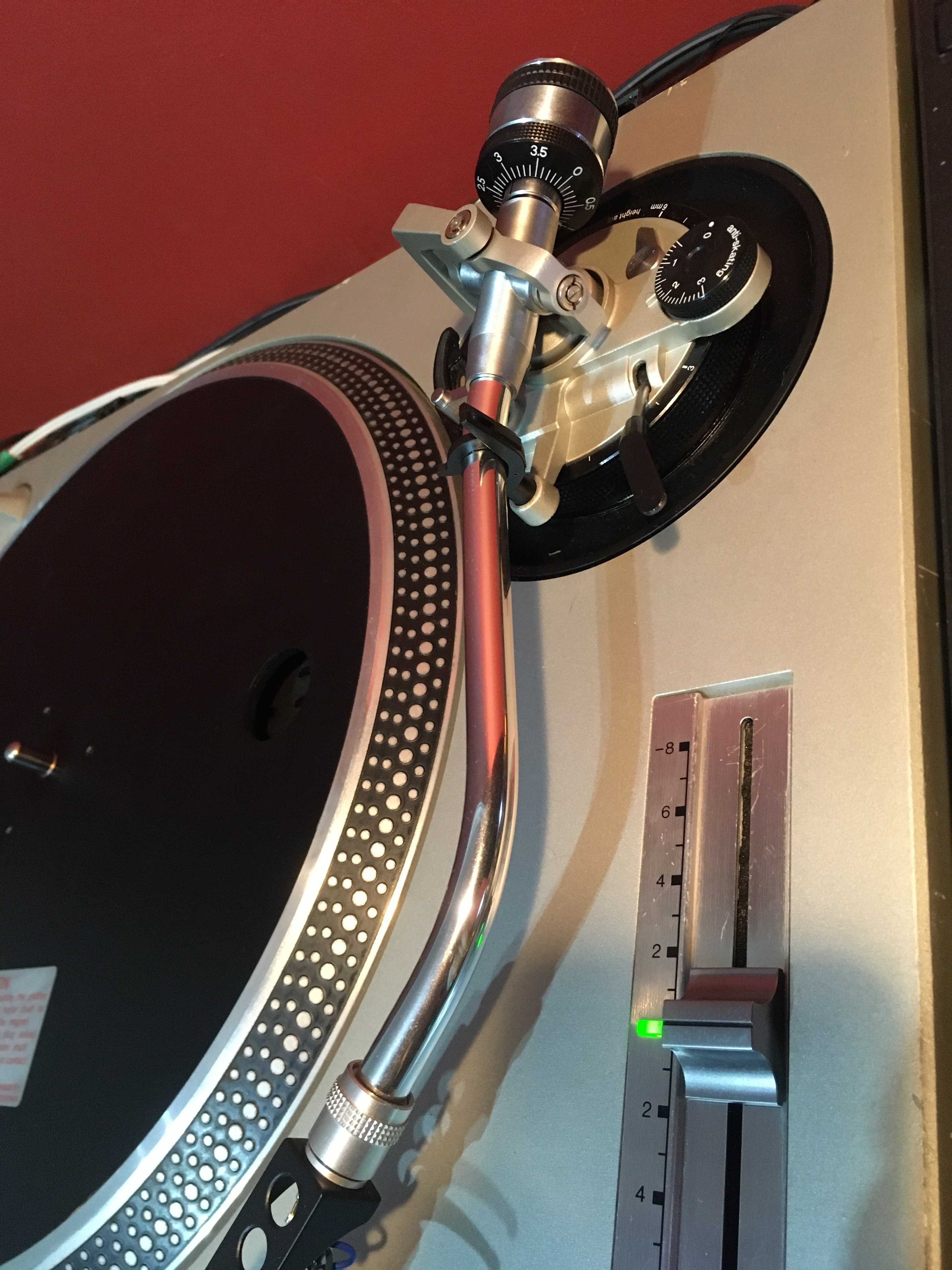 Technics SL-1200 MK2