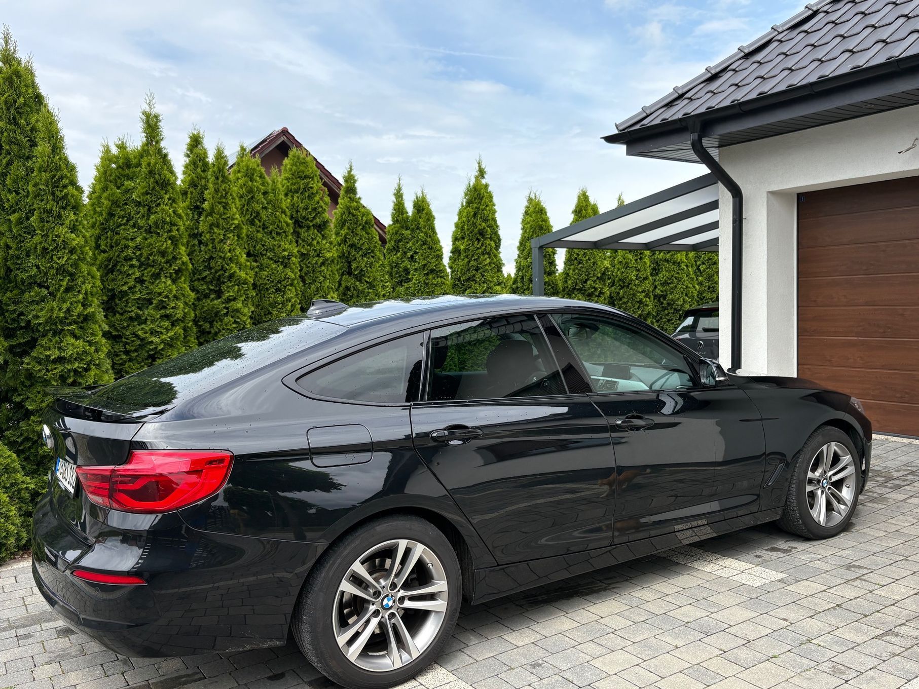 BMW 3GT 330i 2.0 252KM/Panorama/Skóra/tylko 138 tys km z Niemiec/ do poprawki!