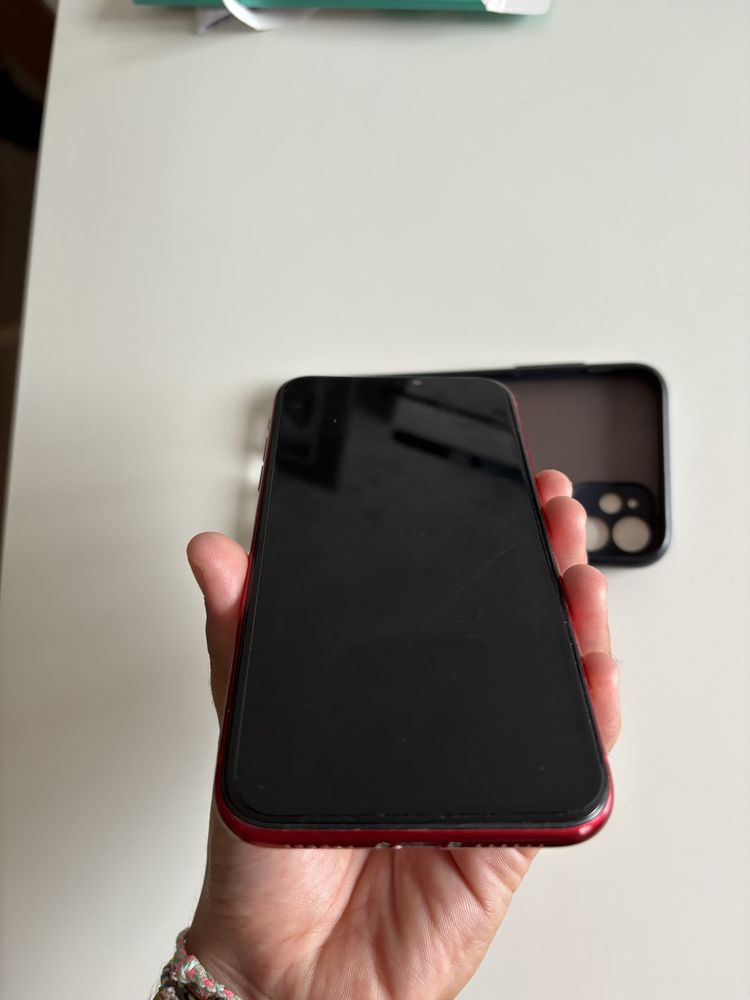 Vendo/Troco iPhone 11 64gb vermelho
