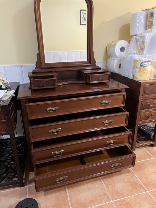 Toucador /cómoda antiga com espelho