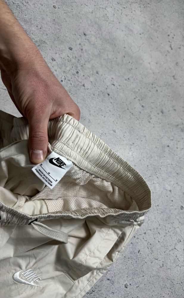 Нейлоновые Шорты Nike С Карманами Оригинал Идеал Бежевые Размер M-L