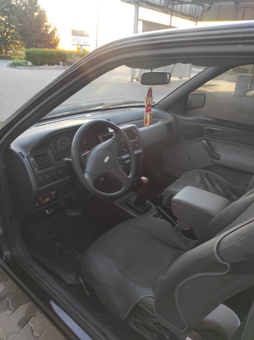 Ford escort 1.4 бензин