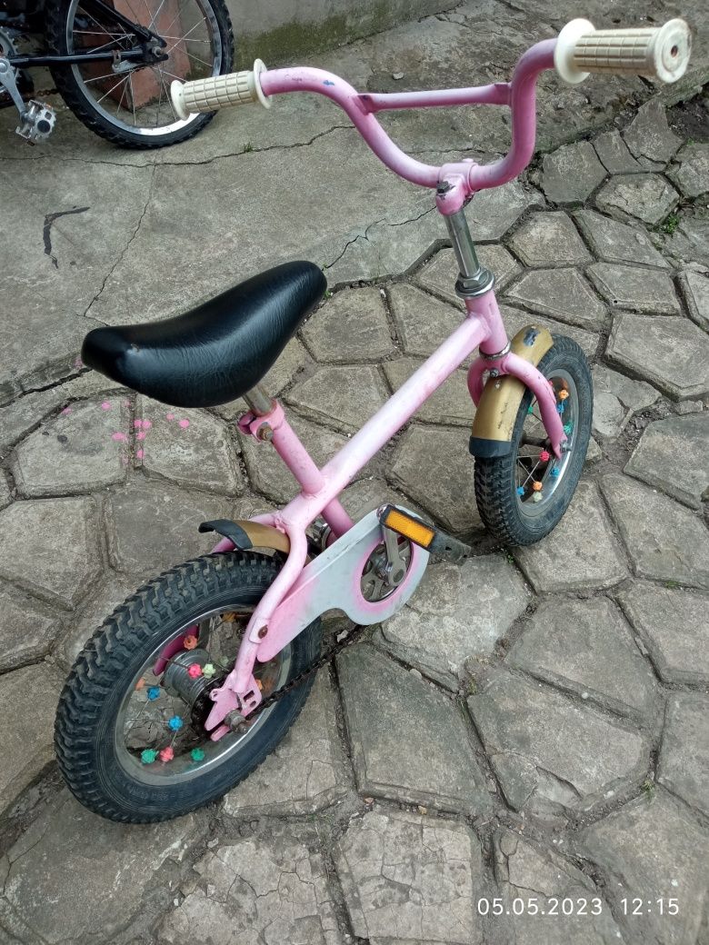 дитячий велосипед віком від трьох до п'яти років