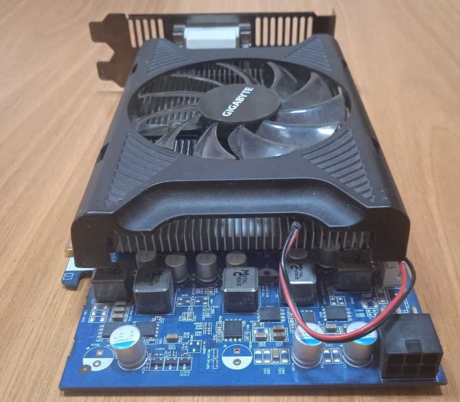 Видеокарта Gigabyte  Radeon HD6750 1ГБ (GV-R675OC-1GI), на запчасти