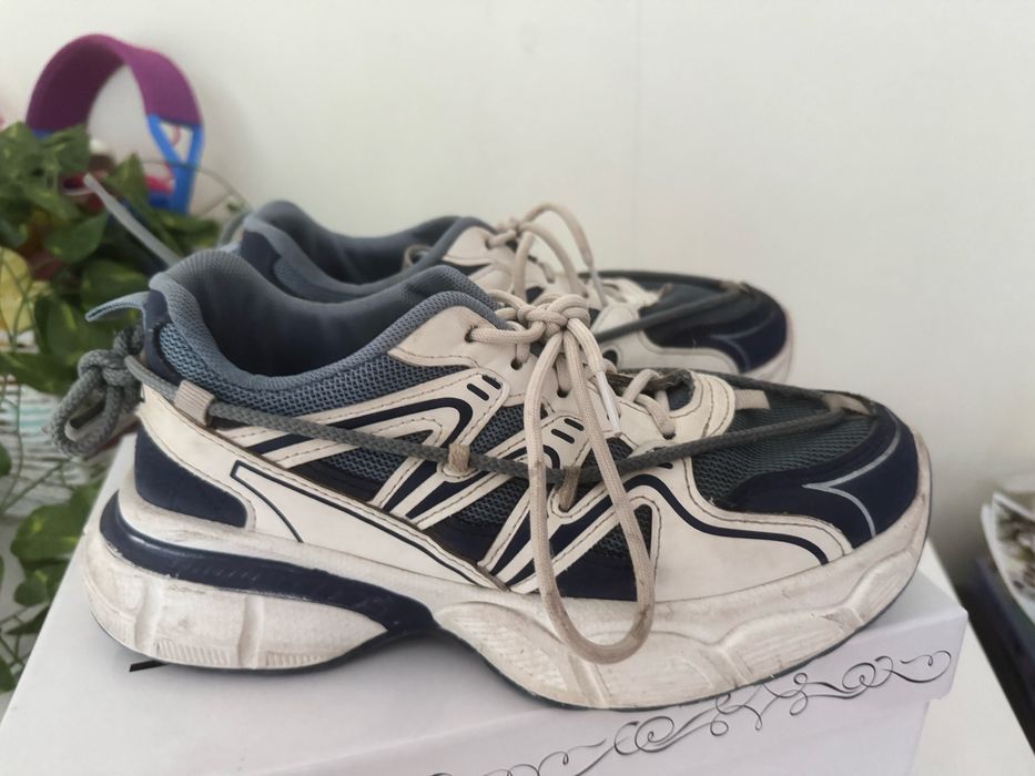 Кроссовки lonza модель sopra 38 размер