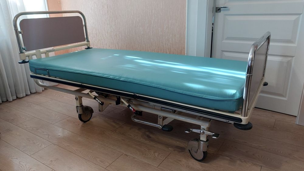 Ліжко інвалідне металеве