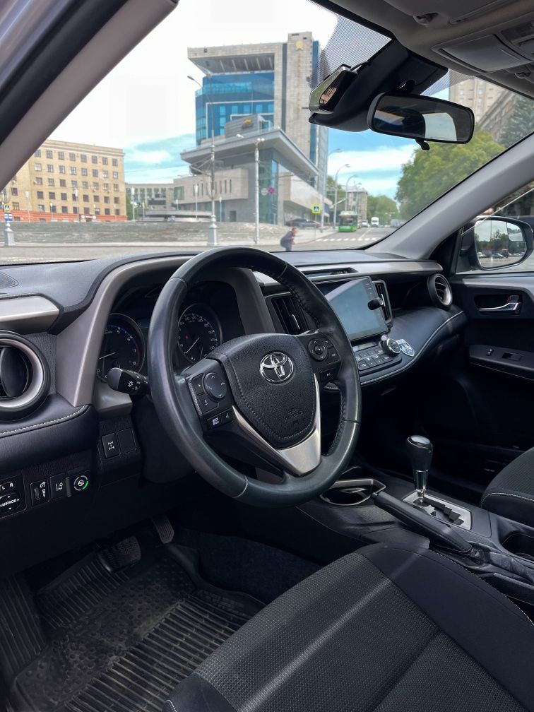 Toyota Rav 4 2017 року