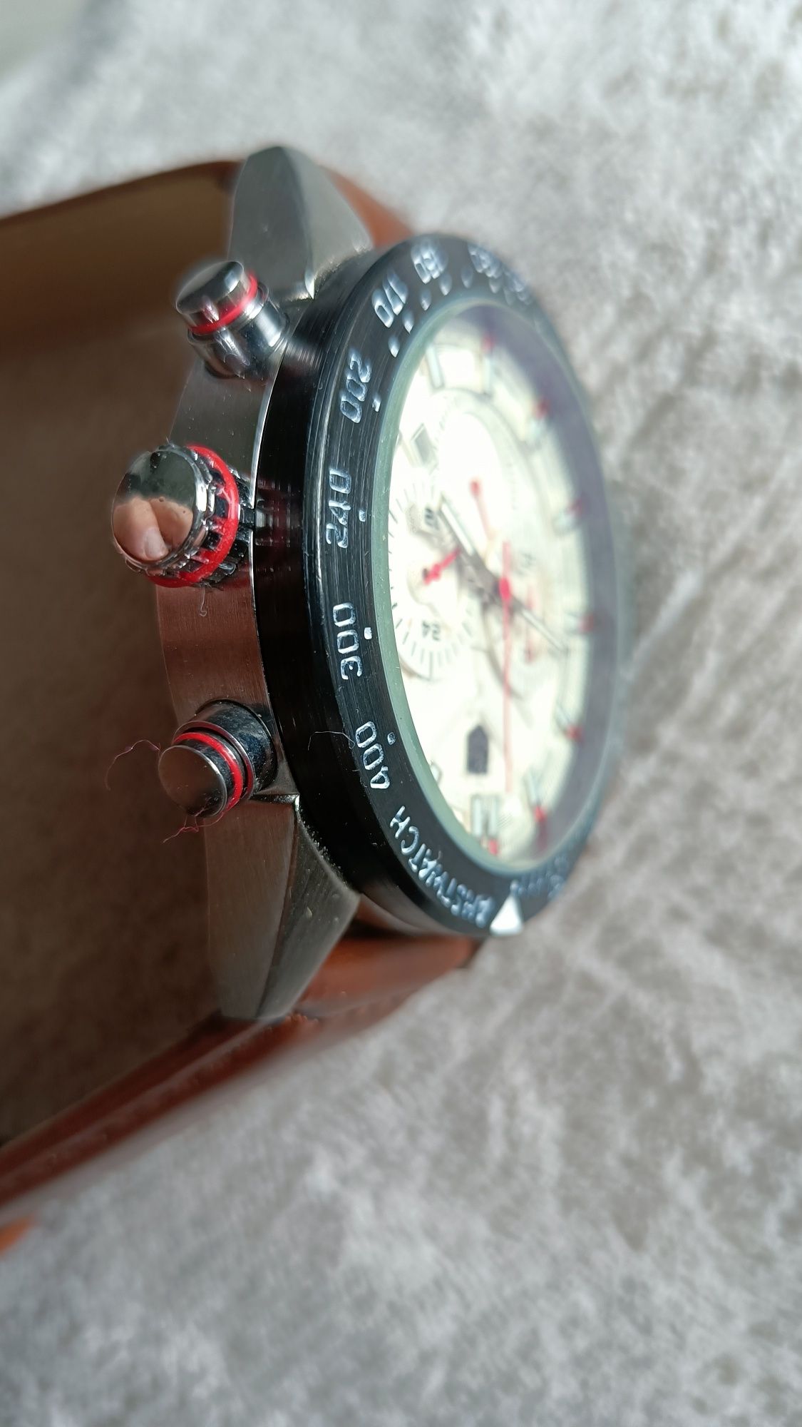 Tag duży fajny zegarek chronograf
