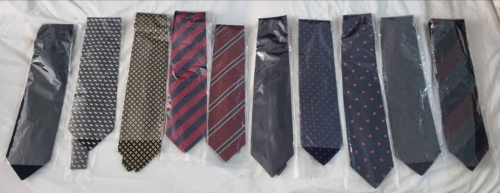 Gravatas Várias em bom estado valor cada