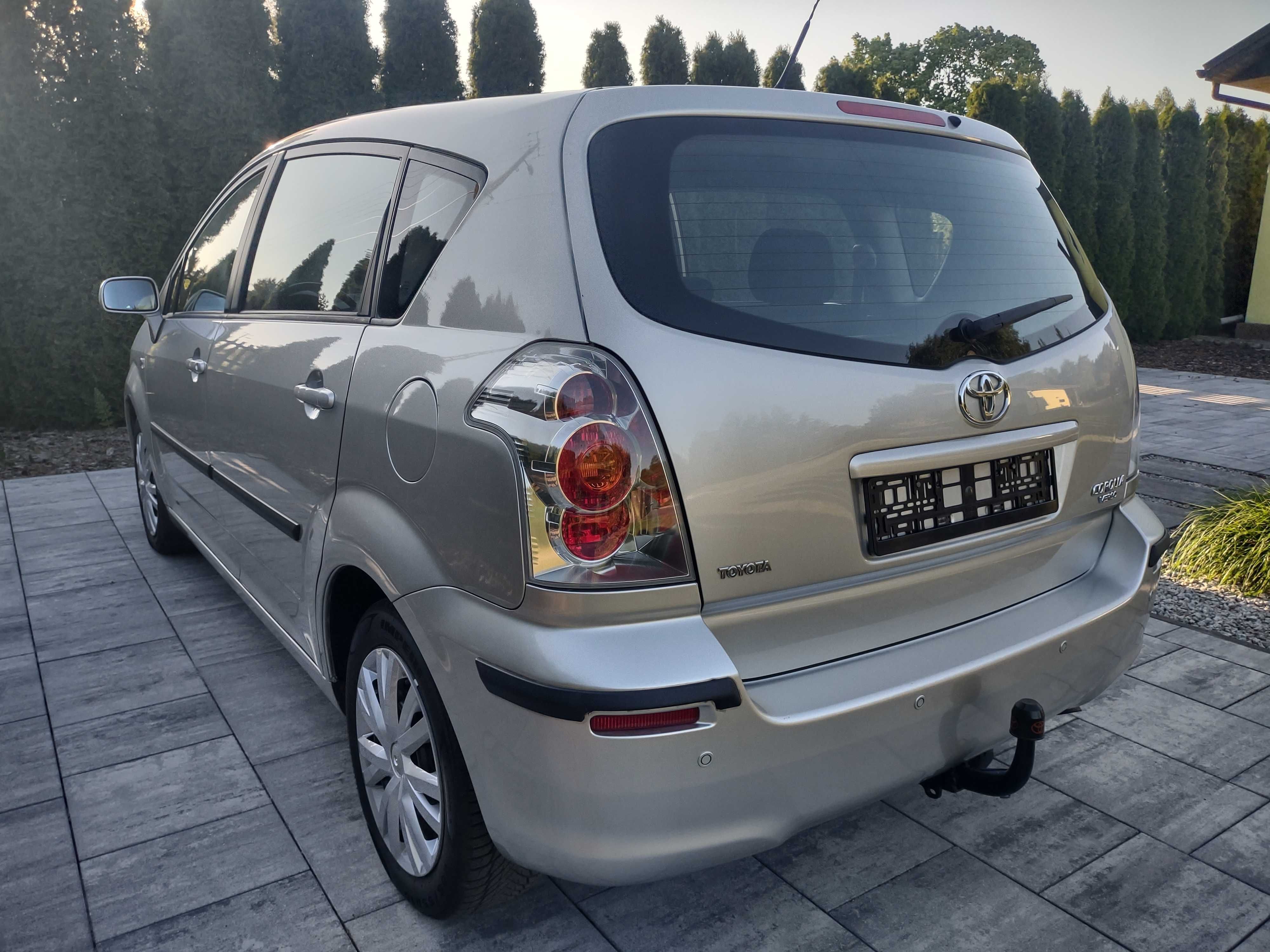Samochód osobowy Toyota Corolla Verso 1.8 benzyna 147 tys.km.