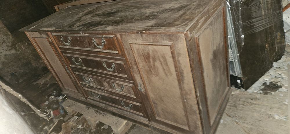 Komoda antyczna do wyczyszczenia