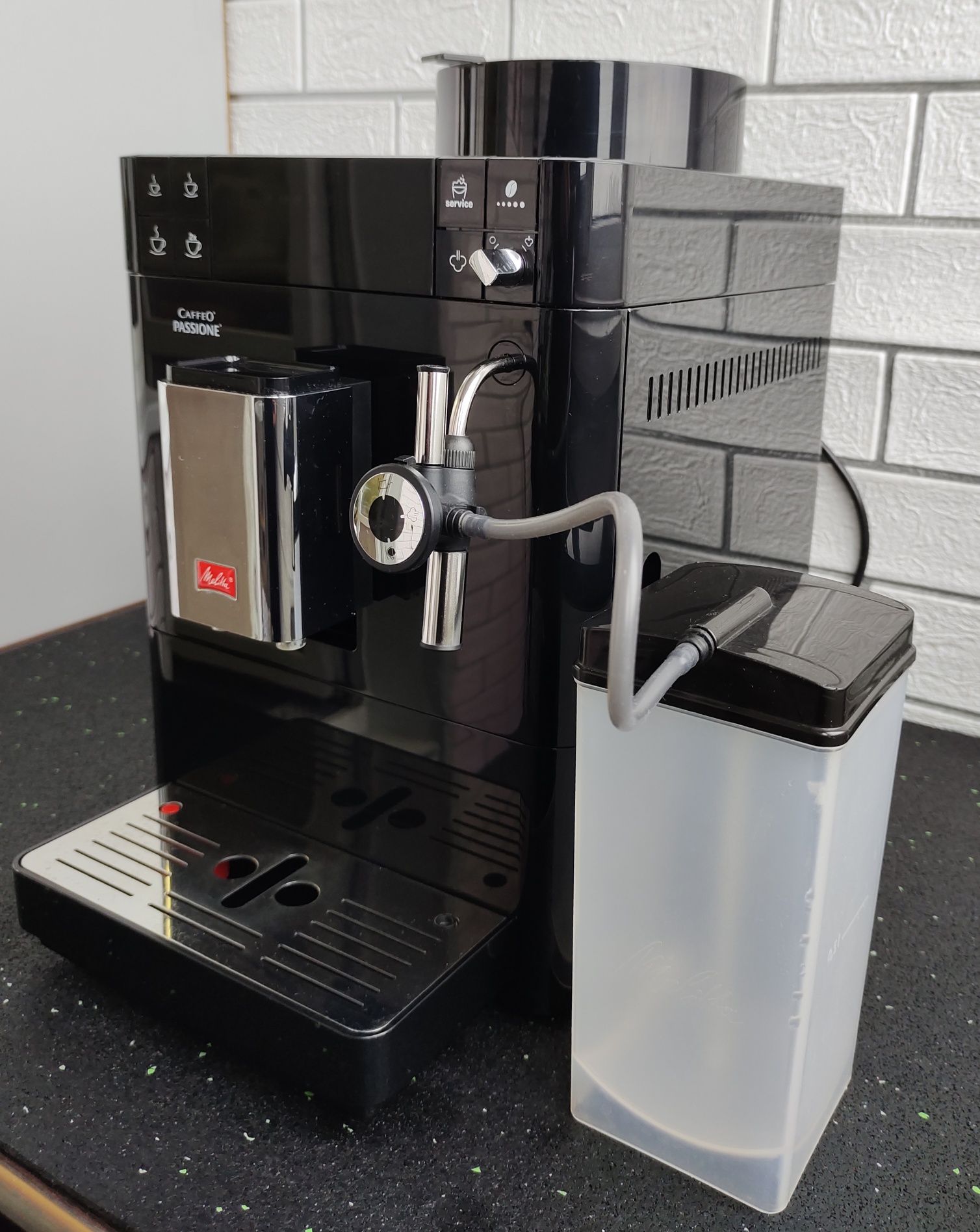 2021 рік Melitta Passione + Milk container Кавомашина
