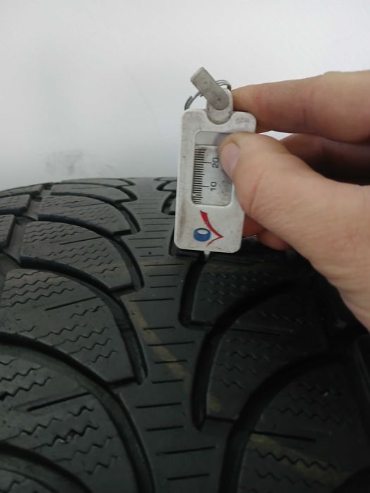 Opony zimowe Bridgestone 255/50/19