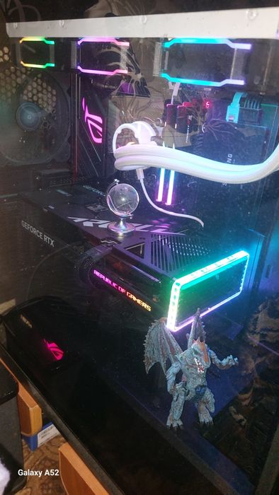 Asus rog strix 4070 super