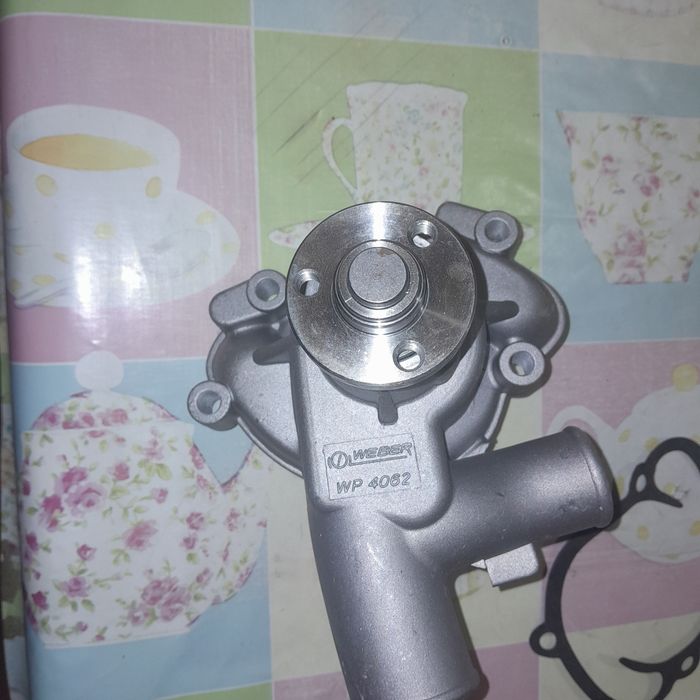 Помпа насос Волга Газель .