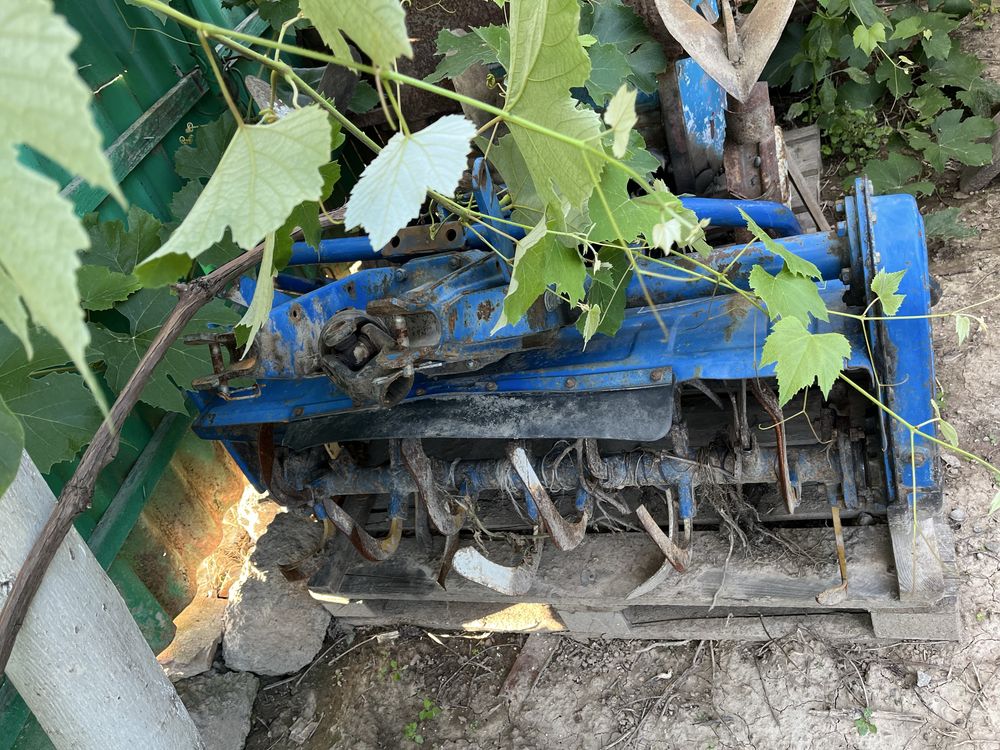 Ісекі тх 1300 з навісним обладненям