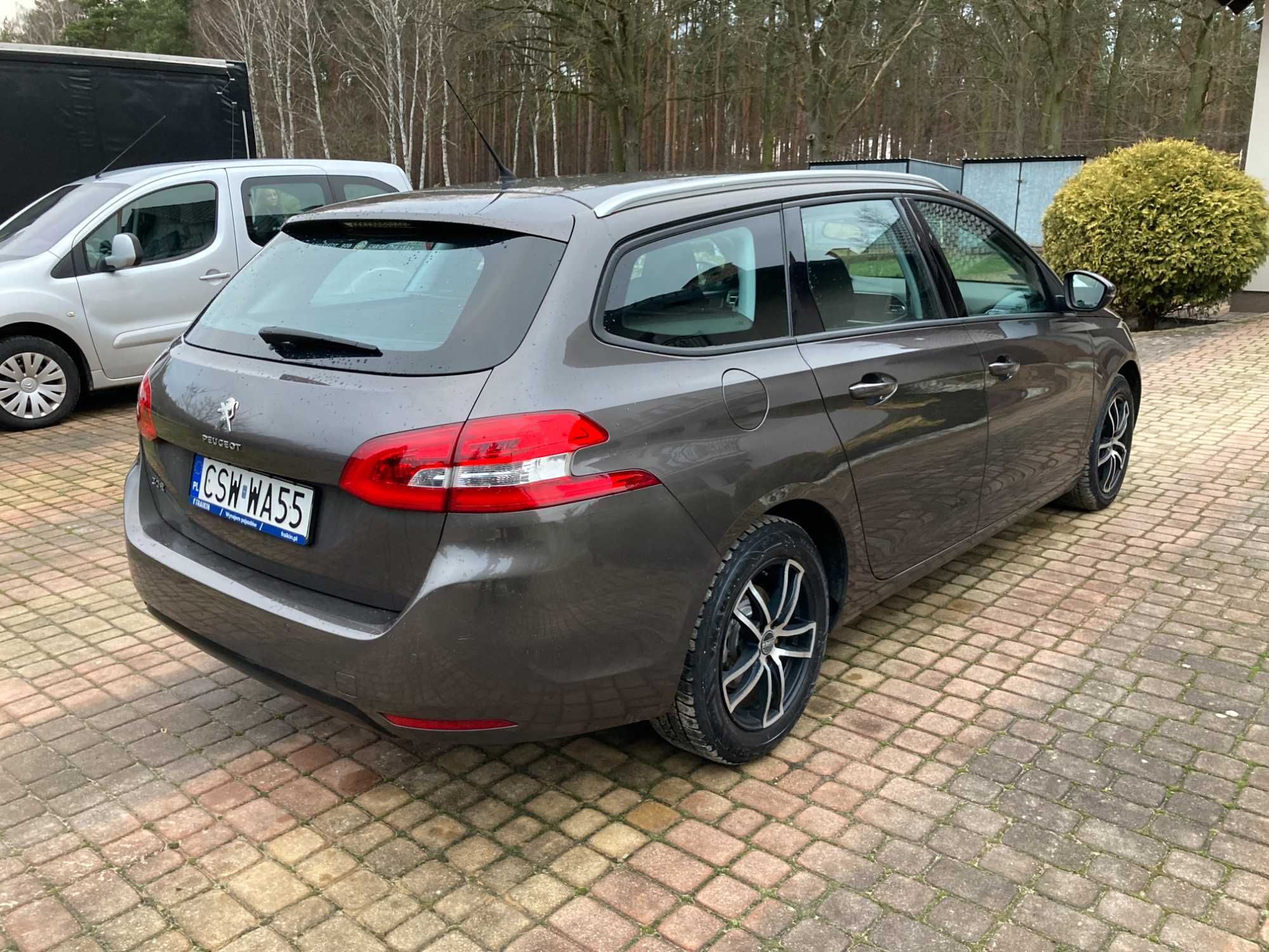 Peugeot 308 SW 2015 benzyna, super stan auta, 2 komplety alufelg