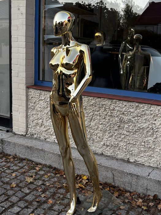 Manekin 180 cm zloty na ubrania