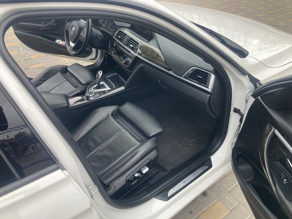 BMW 330E плагін гібрид