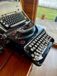 Antiga maquina escrever Remington portable