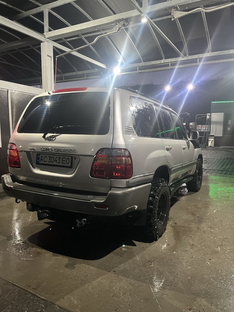 Toyota Land Cruiser 100 2002